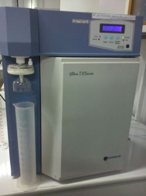 دستگاه تهیه آب دیونیزه